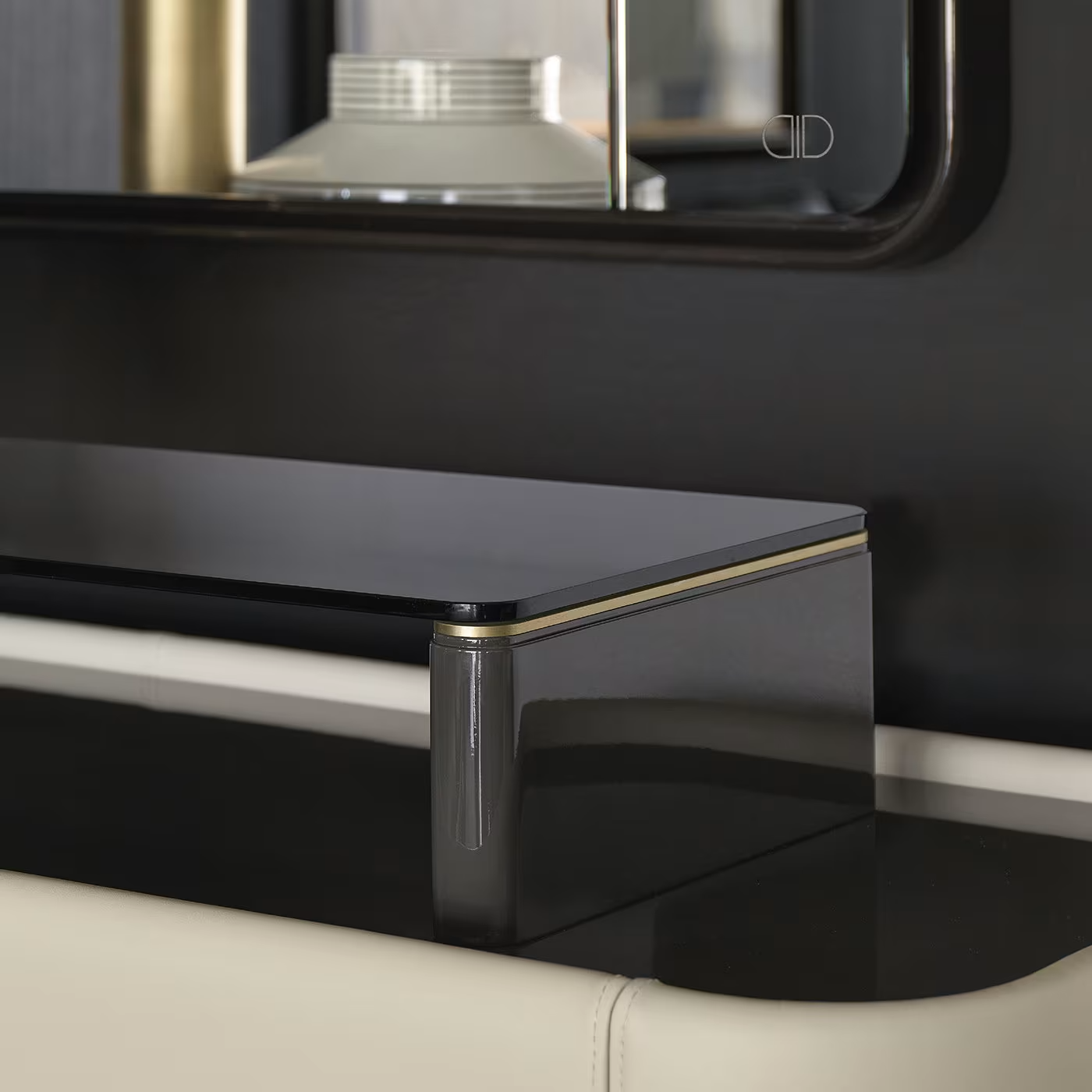 Kruger lift-top console