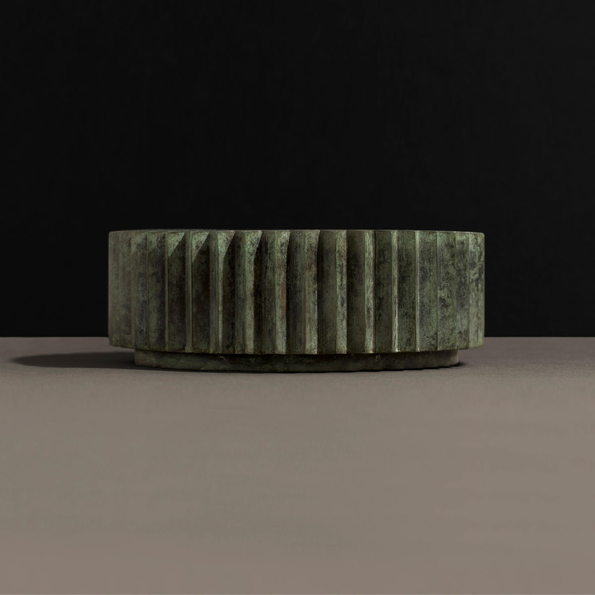 Luxury round coffee table