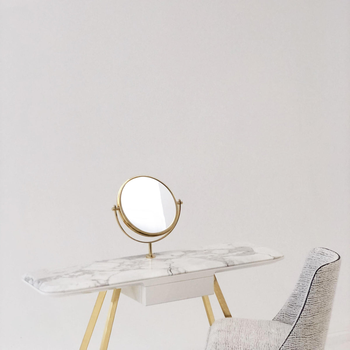 Edo vanity table