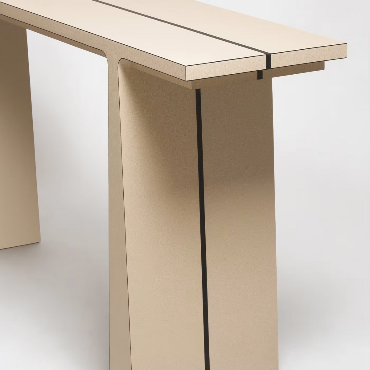 La linea beige leather console