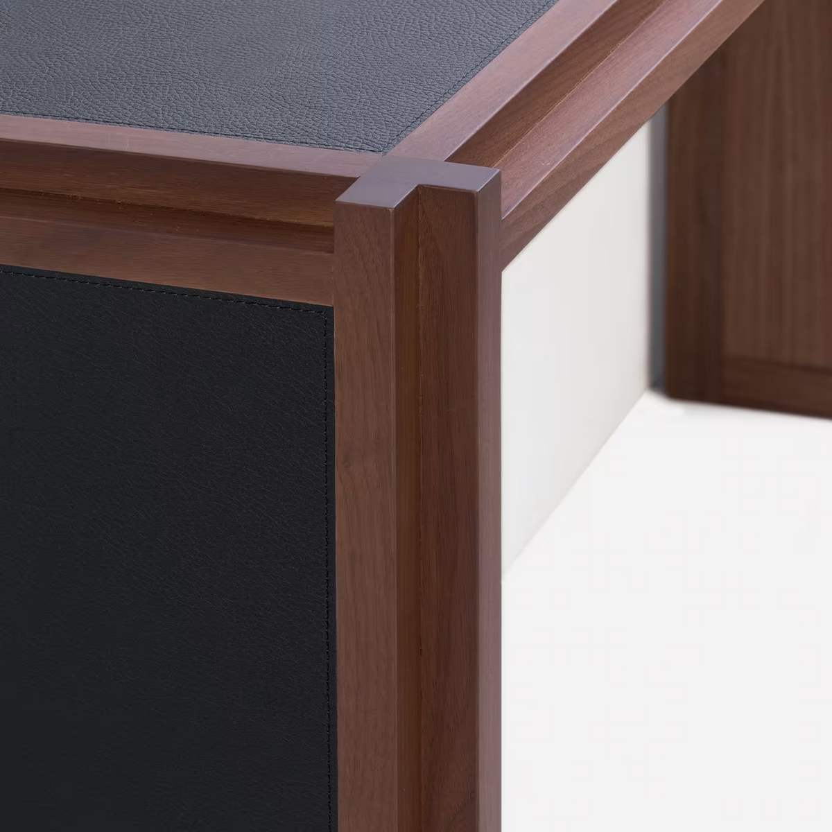 Structura console