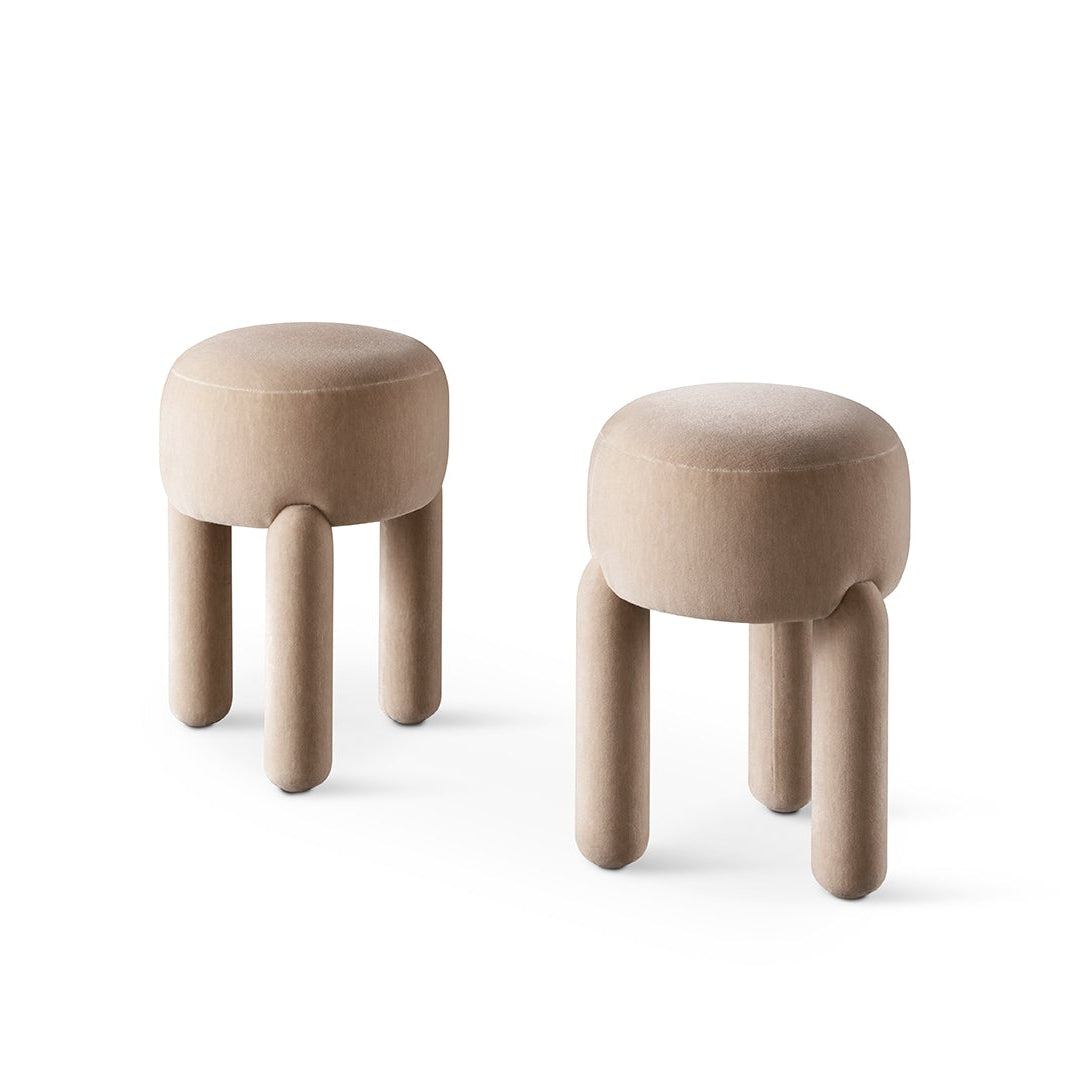 Zyra Poufs