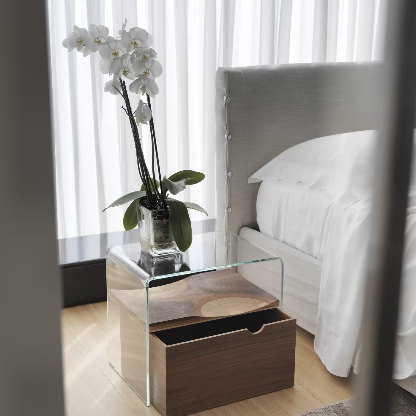 Bifronte nightstand with drawer