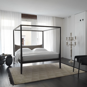 Moheli canopy bed