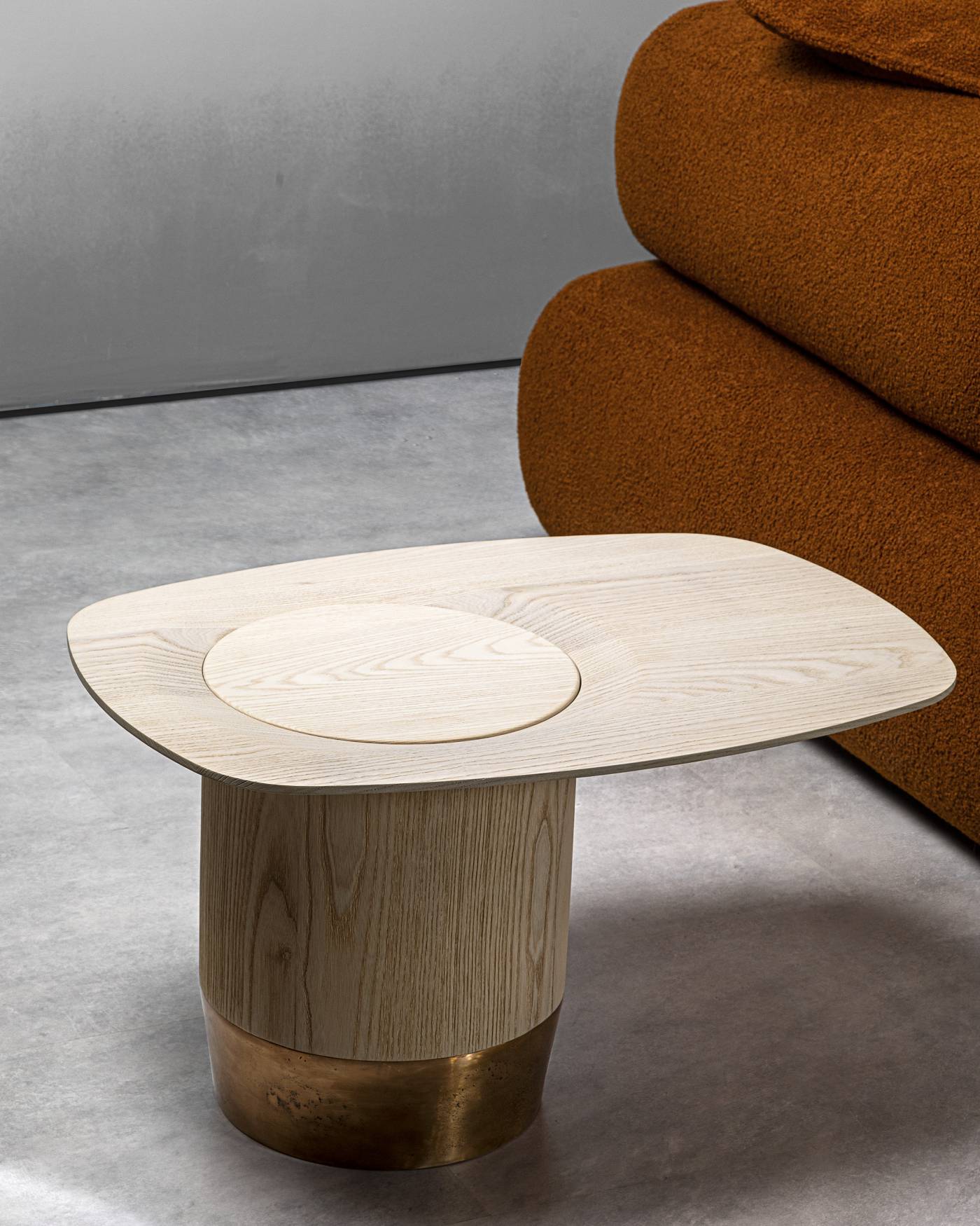 Elegant Wooden Coffee Table Set