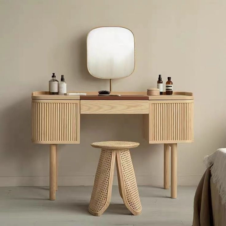 Classic design wooden dressing table