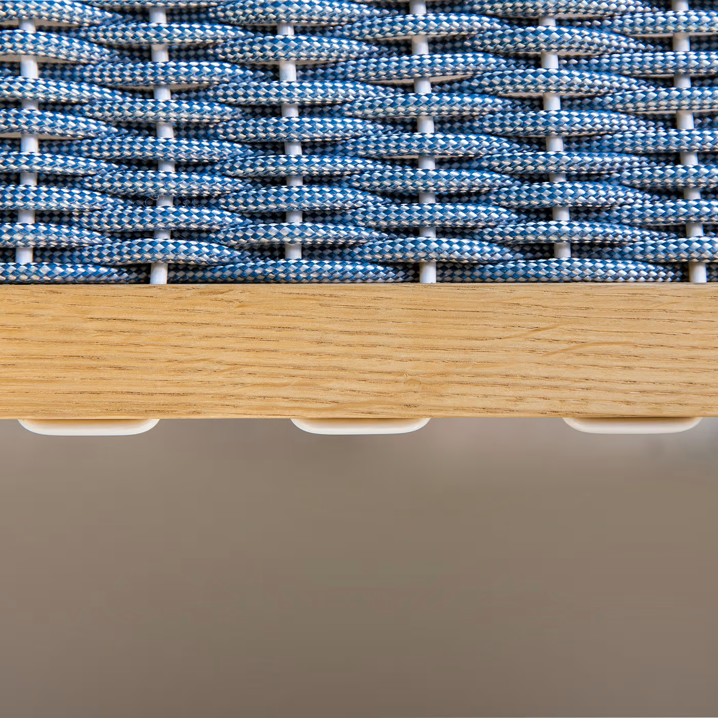 Regular light blue lounger