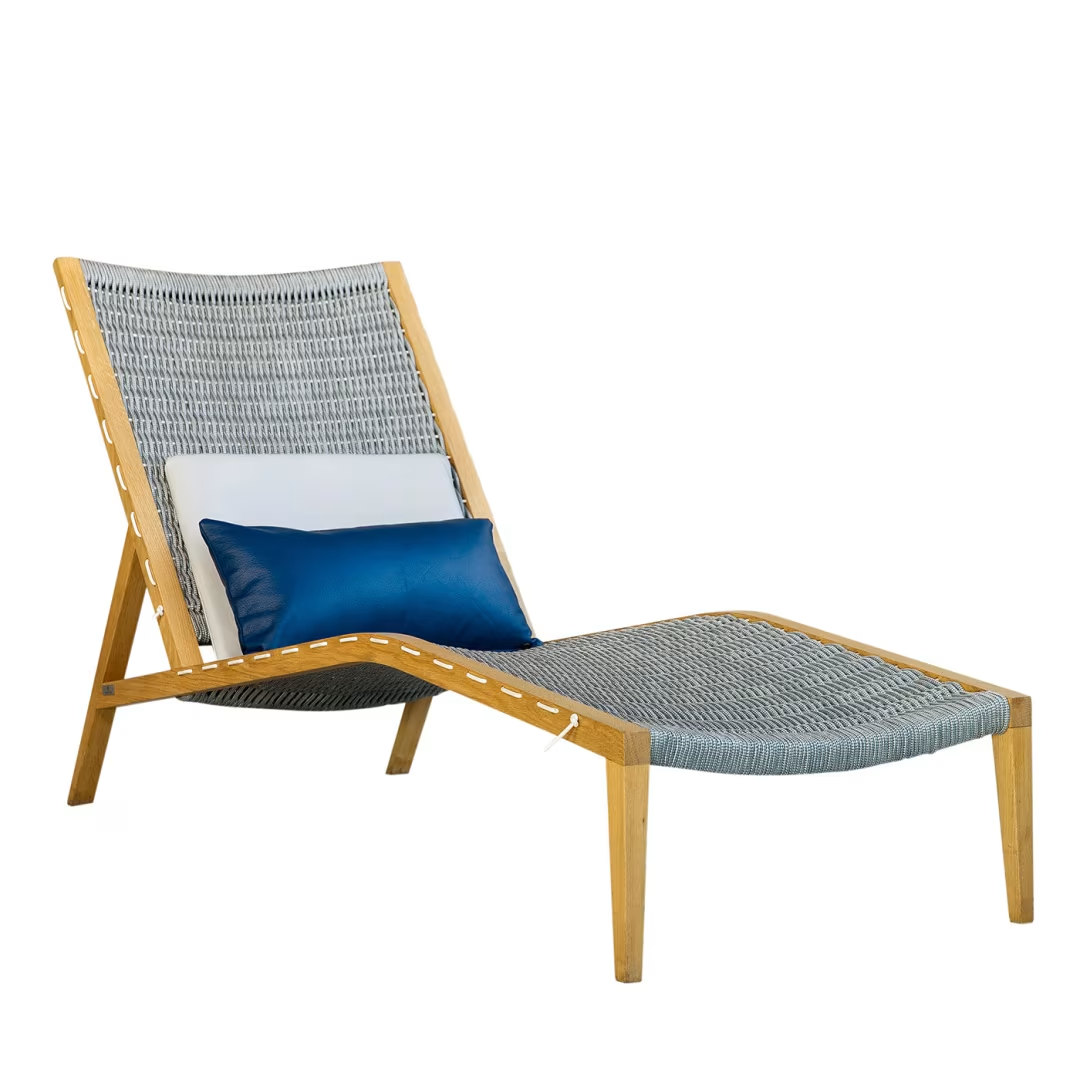 Regular light blue lounger