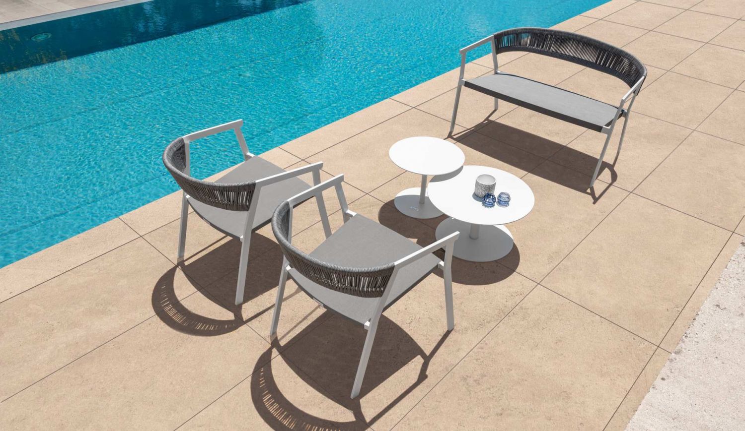 Main outdoor seat in metallic gray