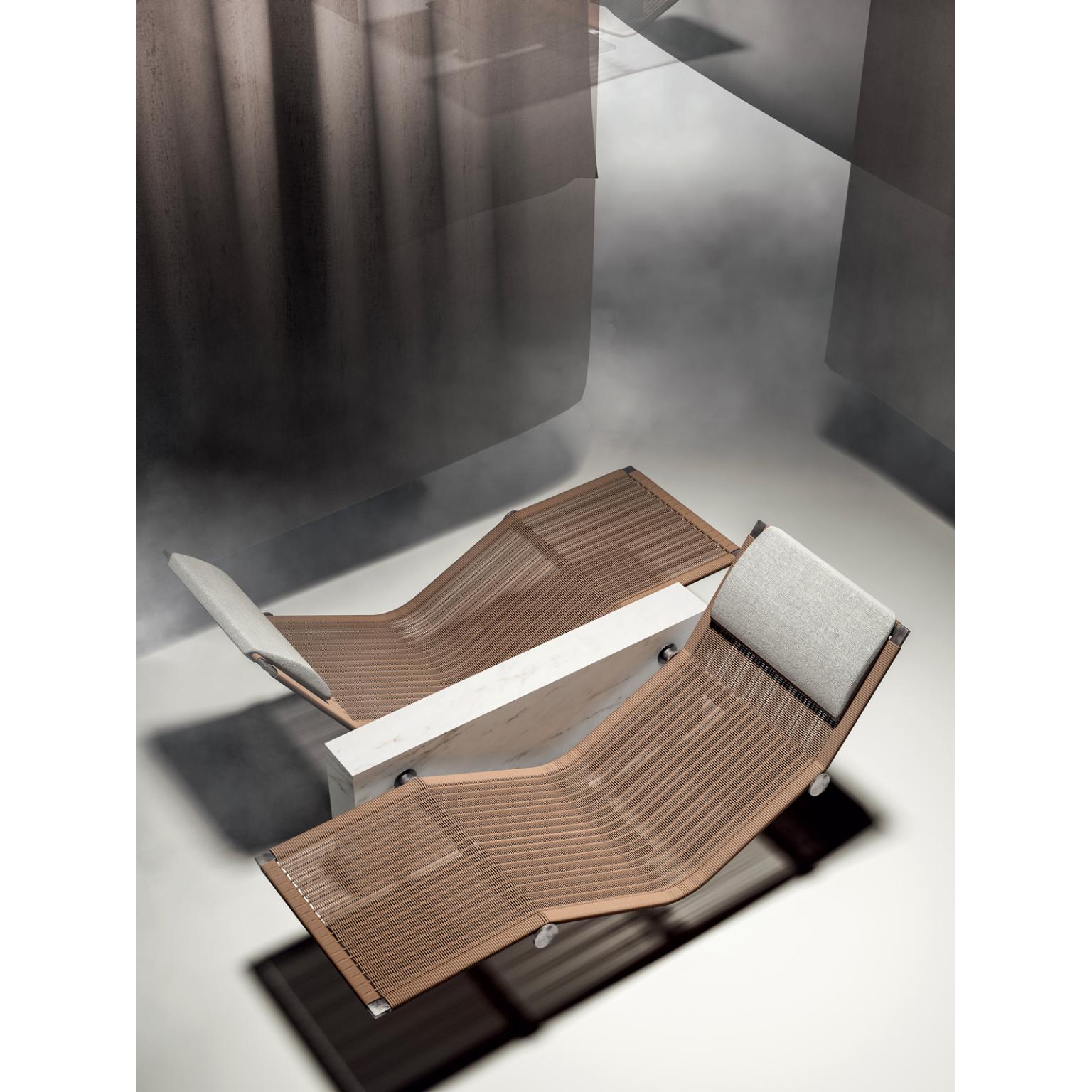 Distinctive outdoor lounge chairs