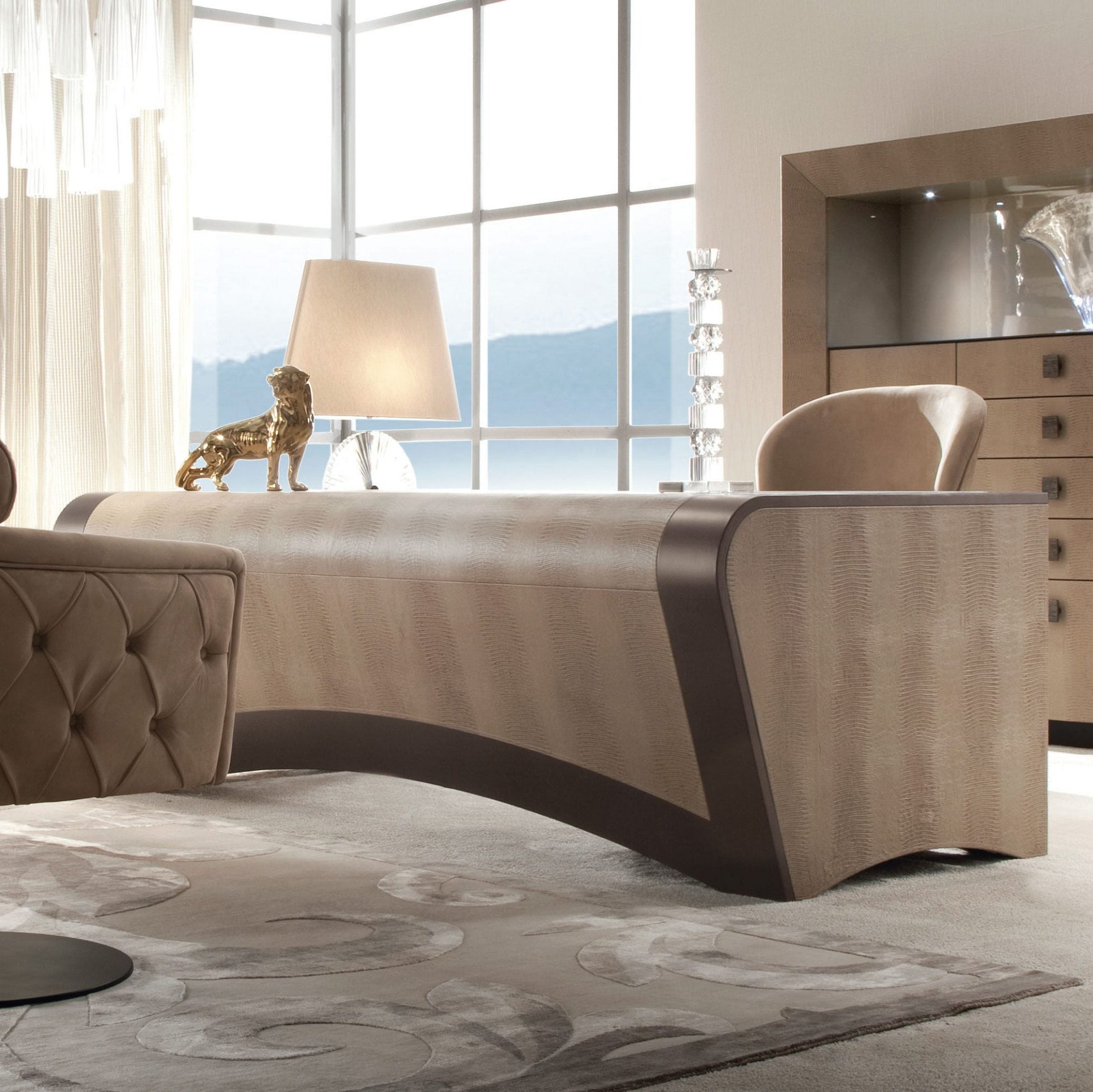 Lumera Desk