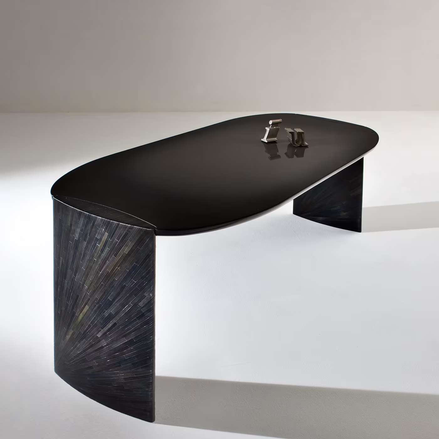 Poe desk