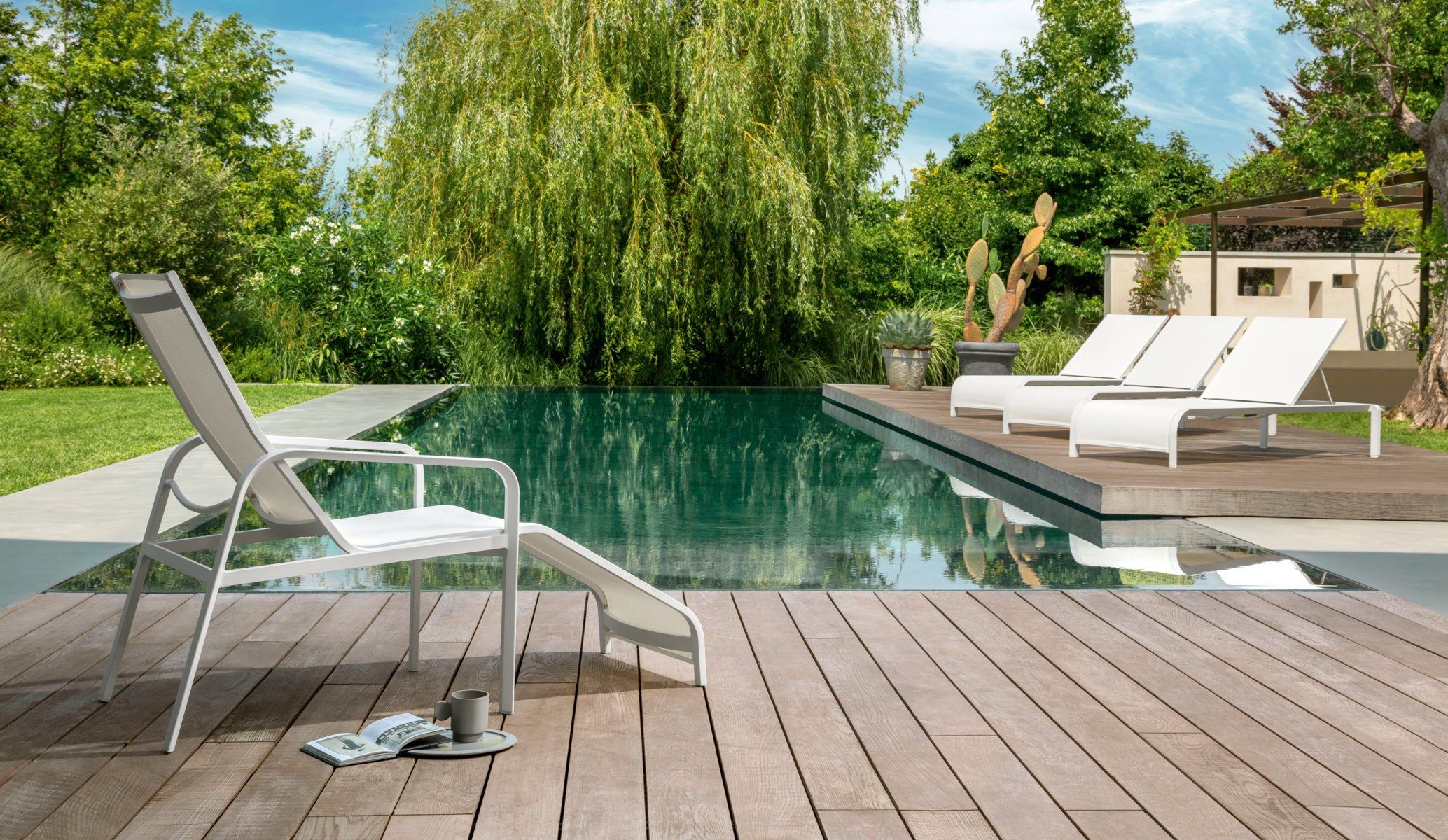 Milo Outdoor Lounge Chairs