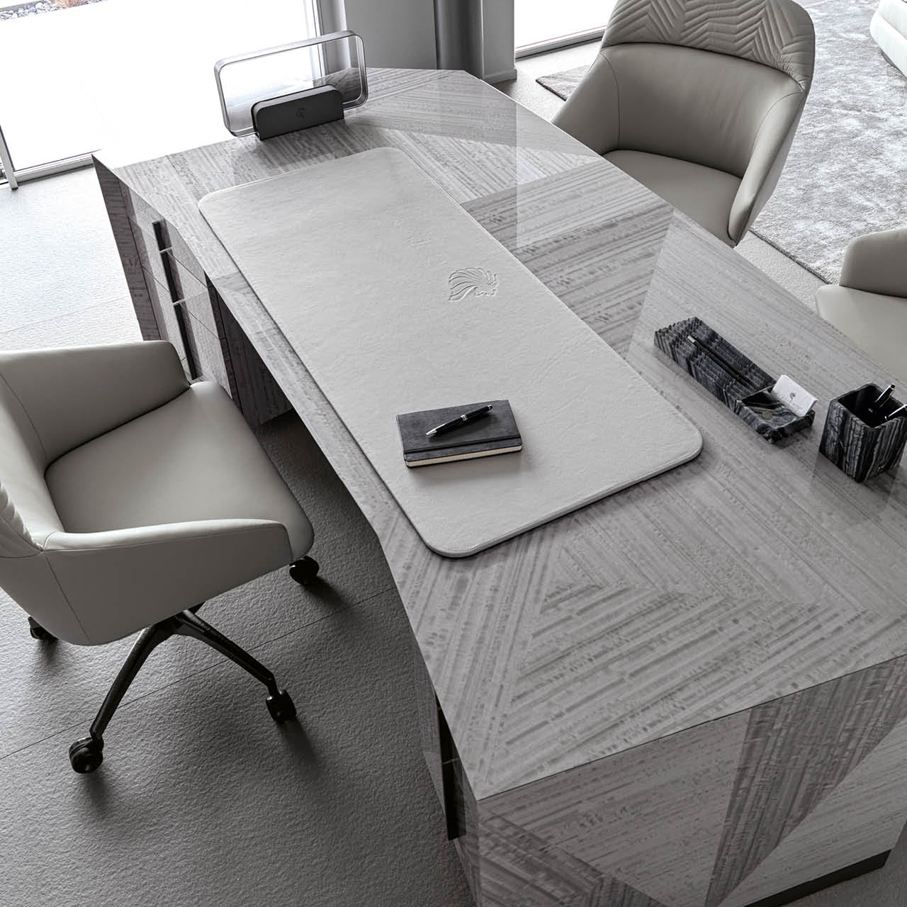 Velora Desk