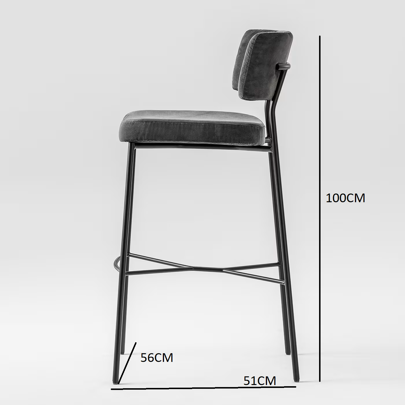 Marlen met black stool