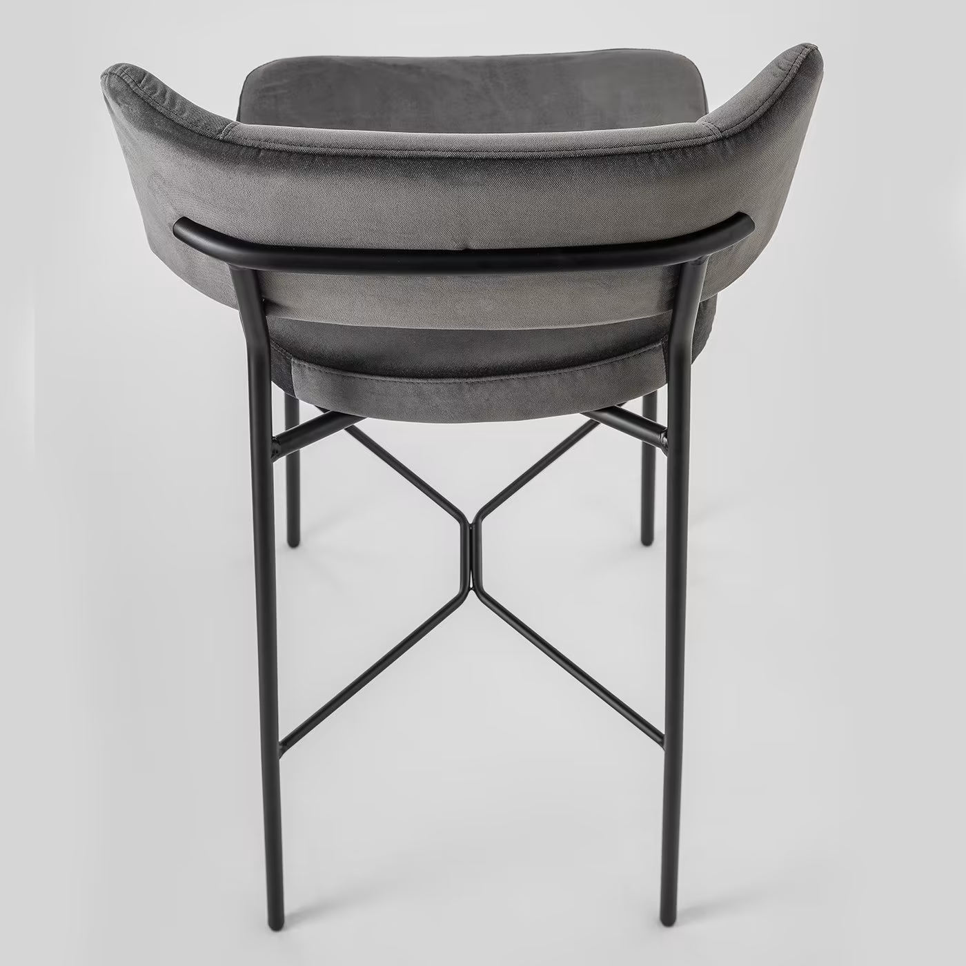 Marlen met black stool