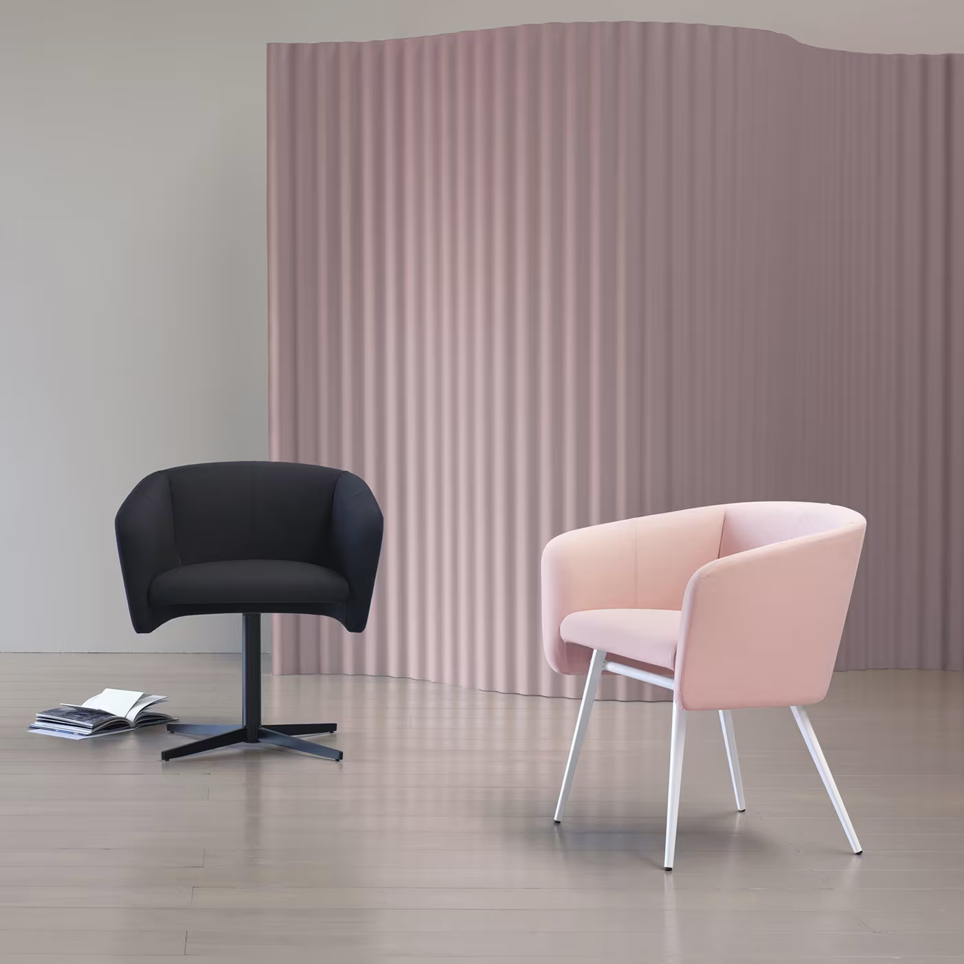 Balu met pink chair