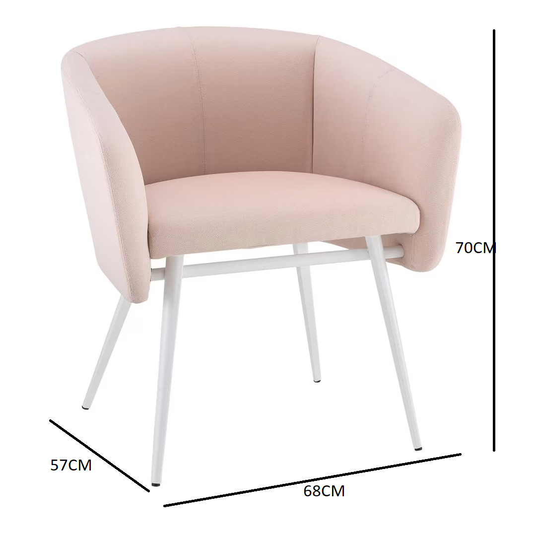 Balu met pink chair