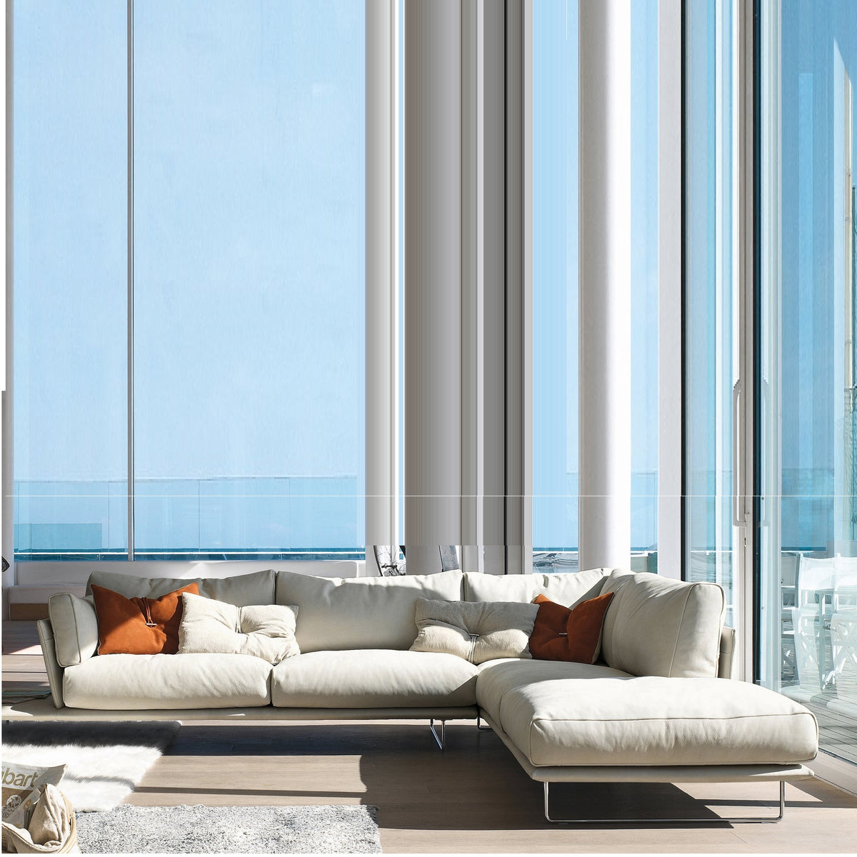 Alvora Sofa