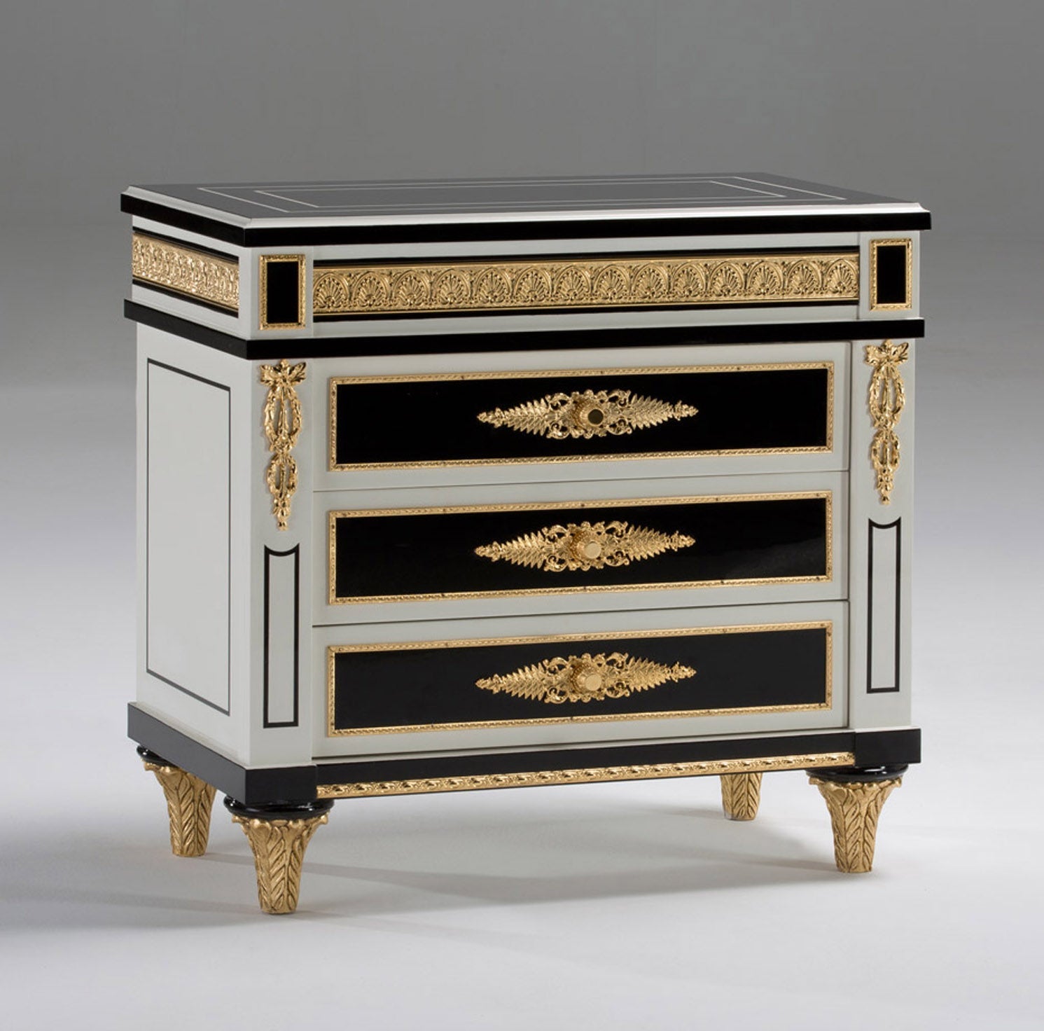 Tavino Commode