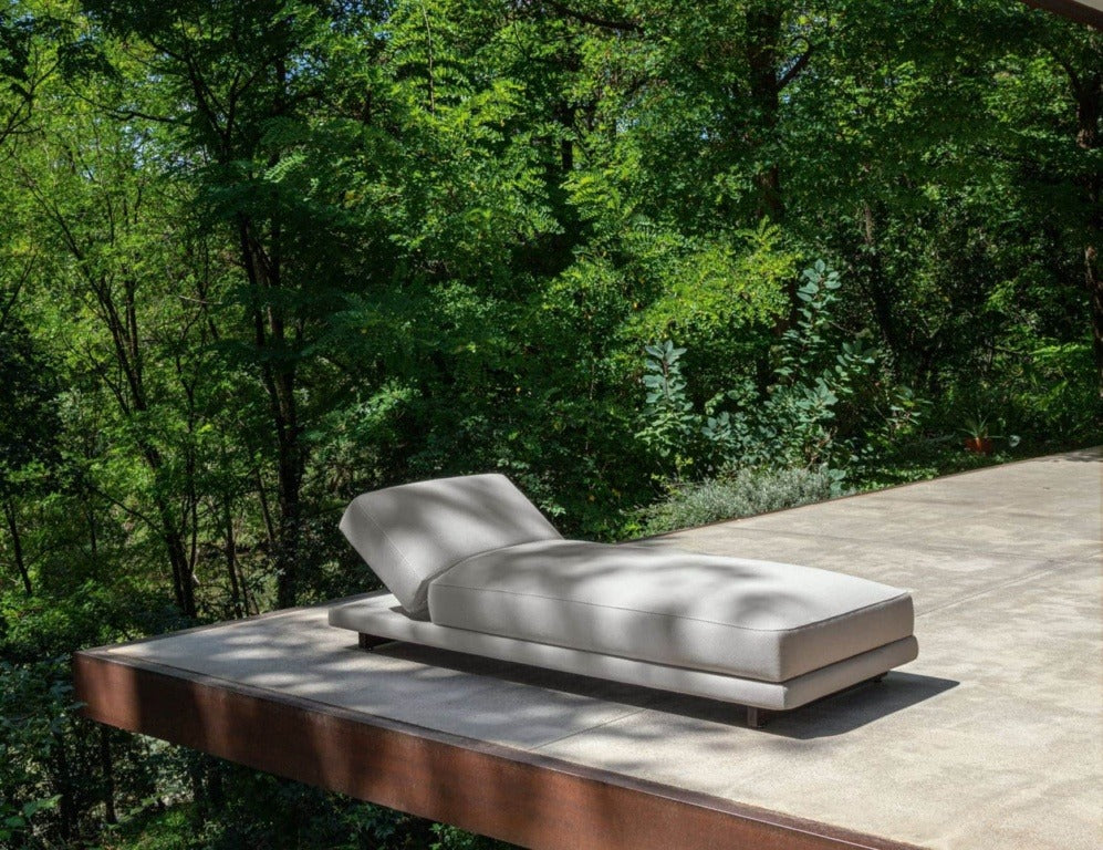 Luxury outdoor lounge chairs
