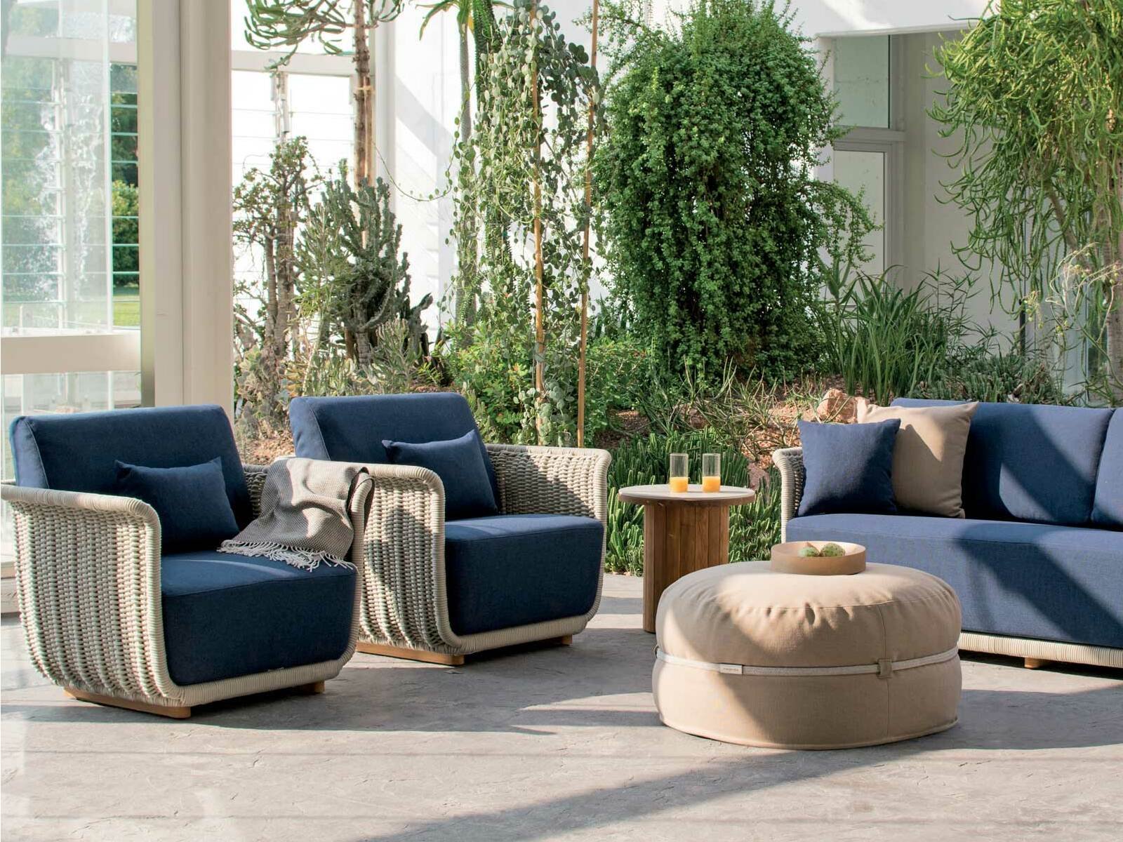 Bellagio outdoor chairs