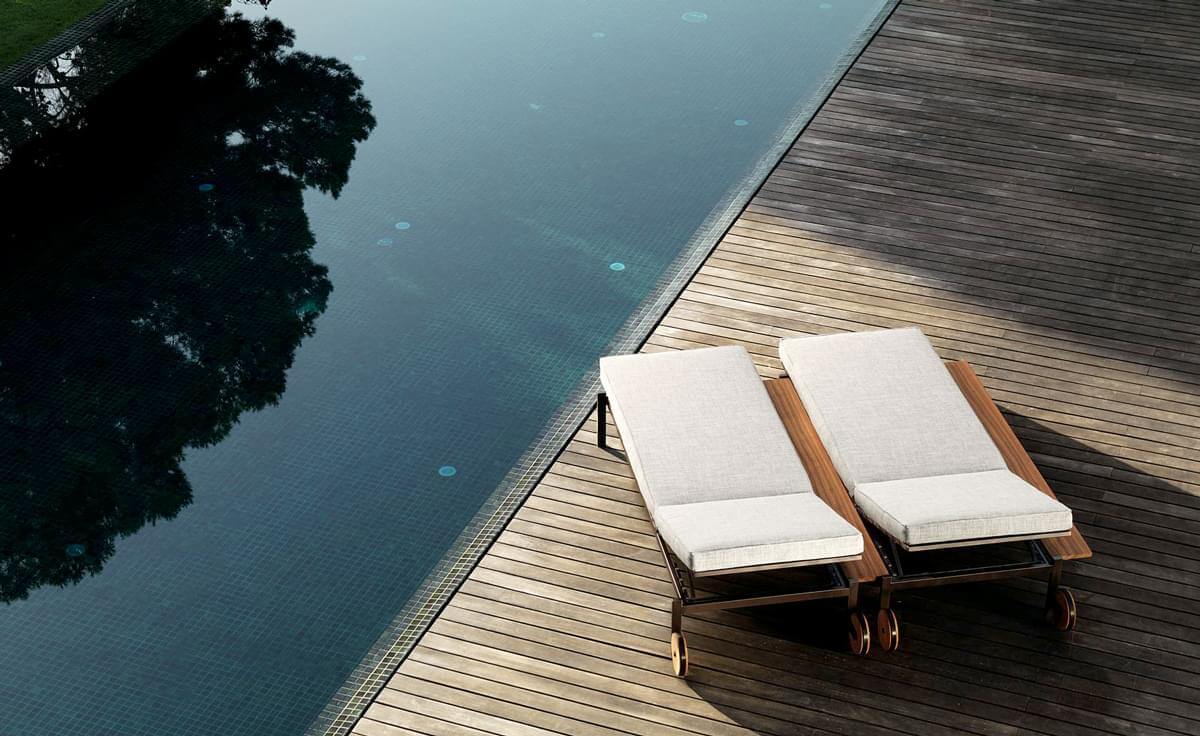 Contemporary Style Outdoor Lounge Chairs