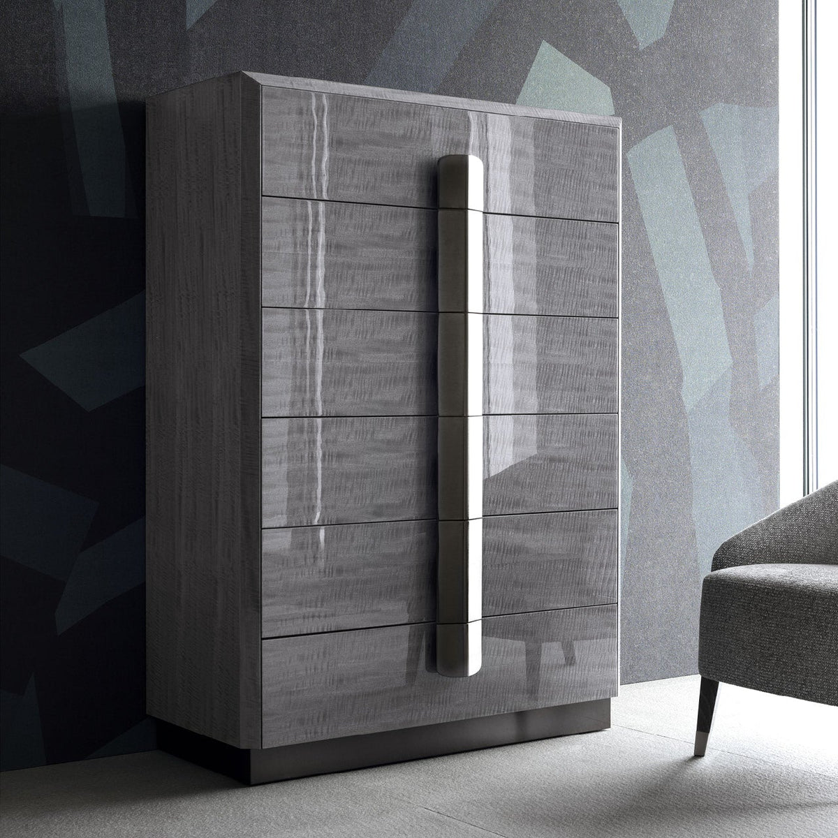 Orlessa Chest