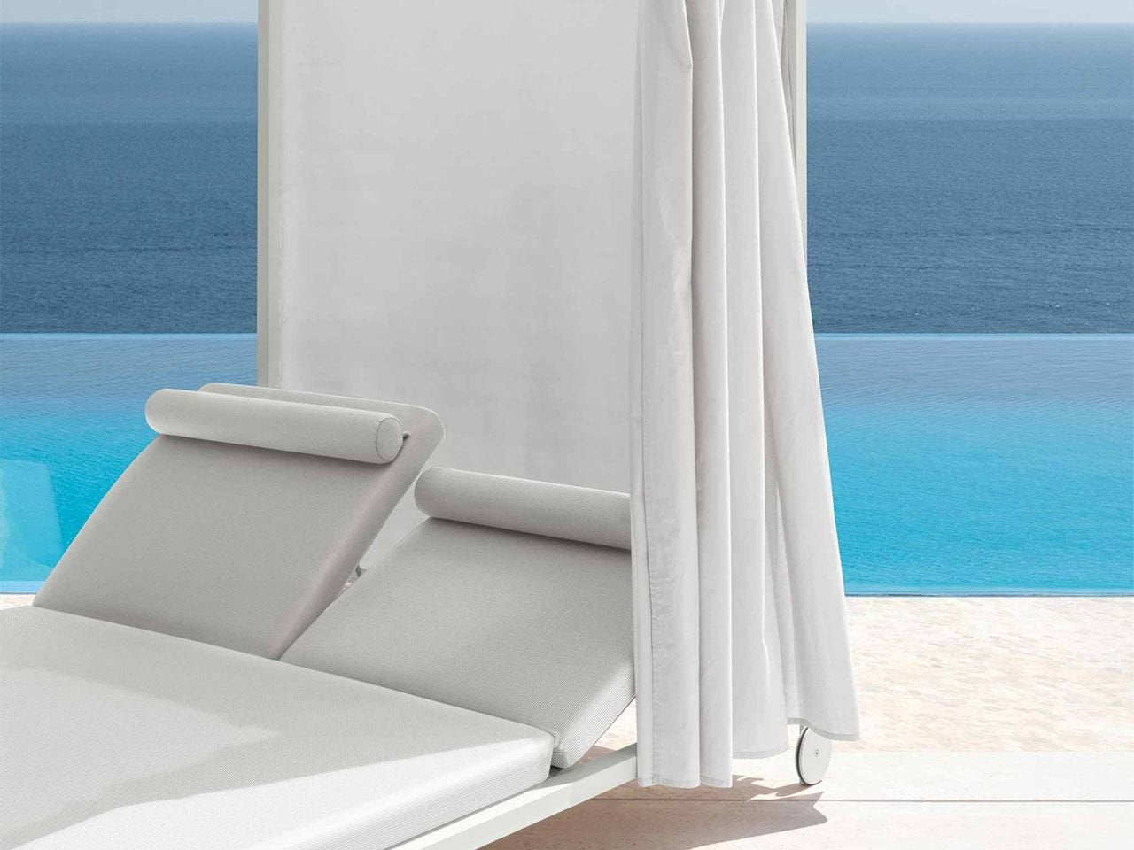 Outdoor lounge chairs with umbrella