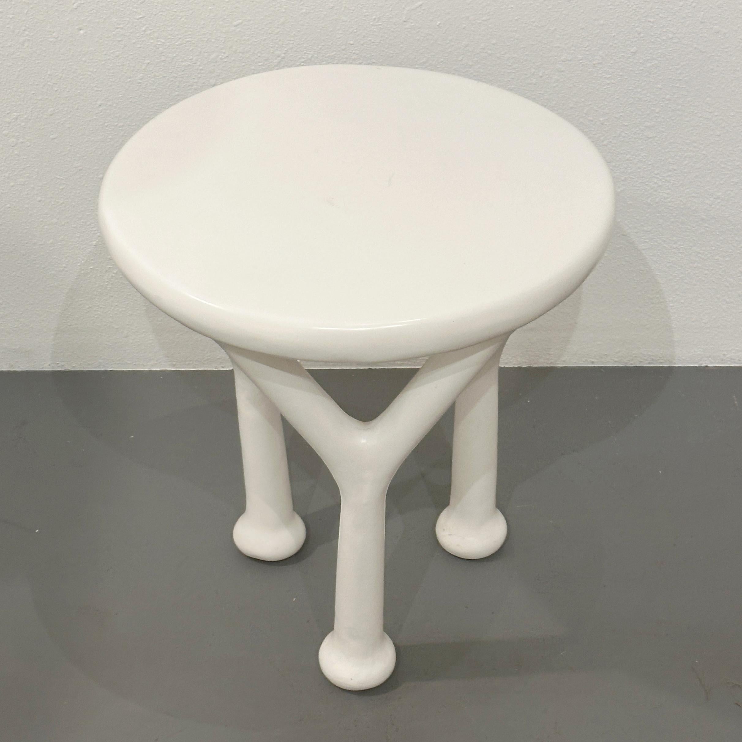 Y-shaped table