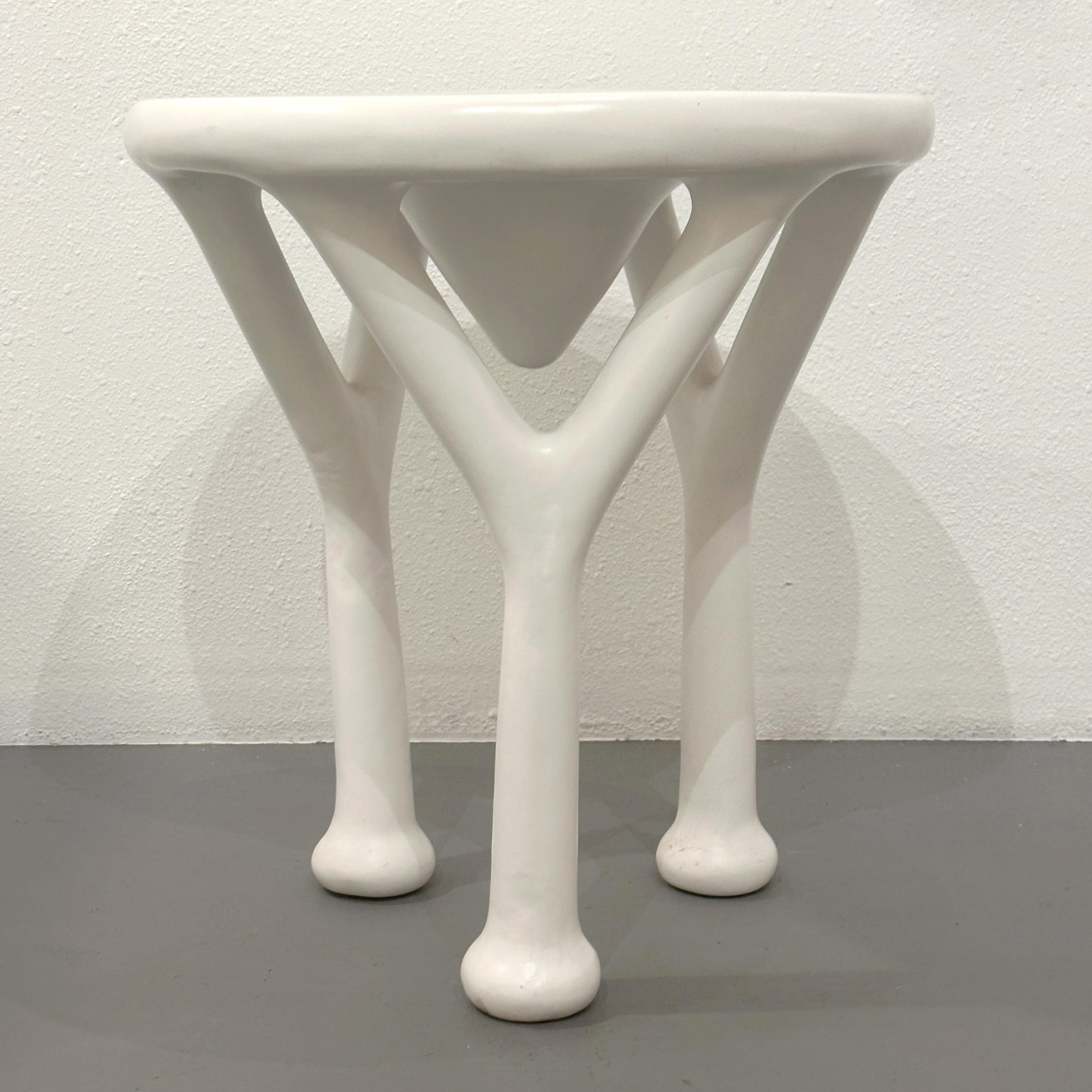 Y-shaped table