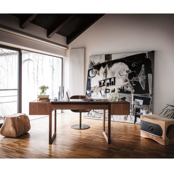 Elle ecrit walnut desk