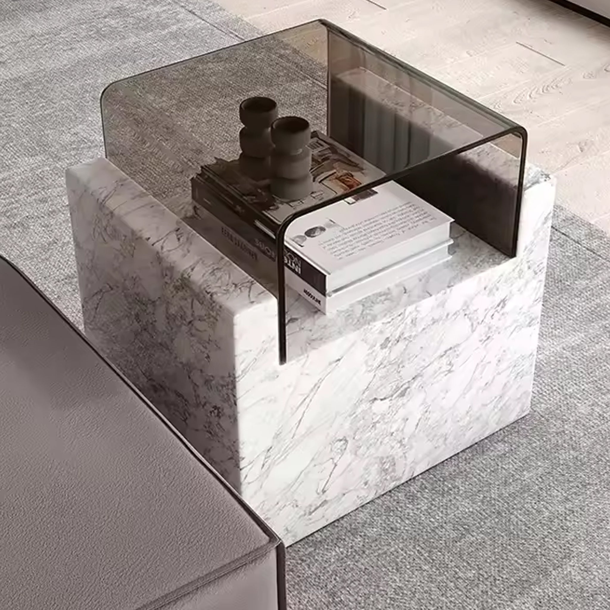 طاولة رخام من تصميم فريد