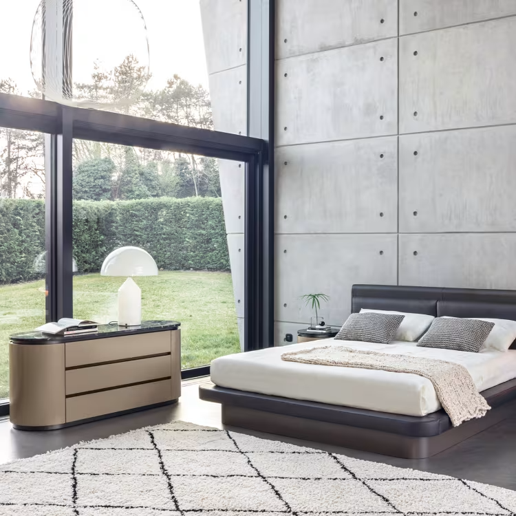 Bolton bed
