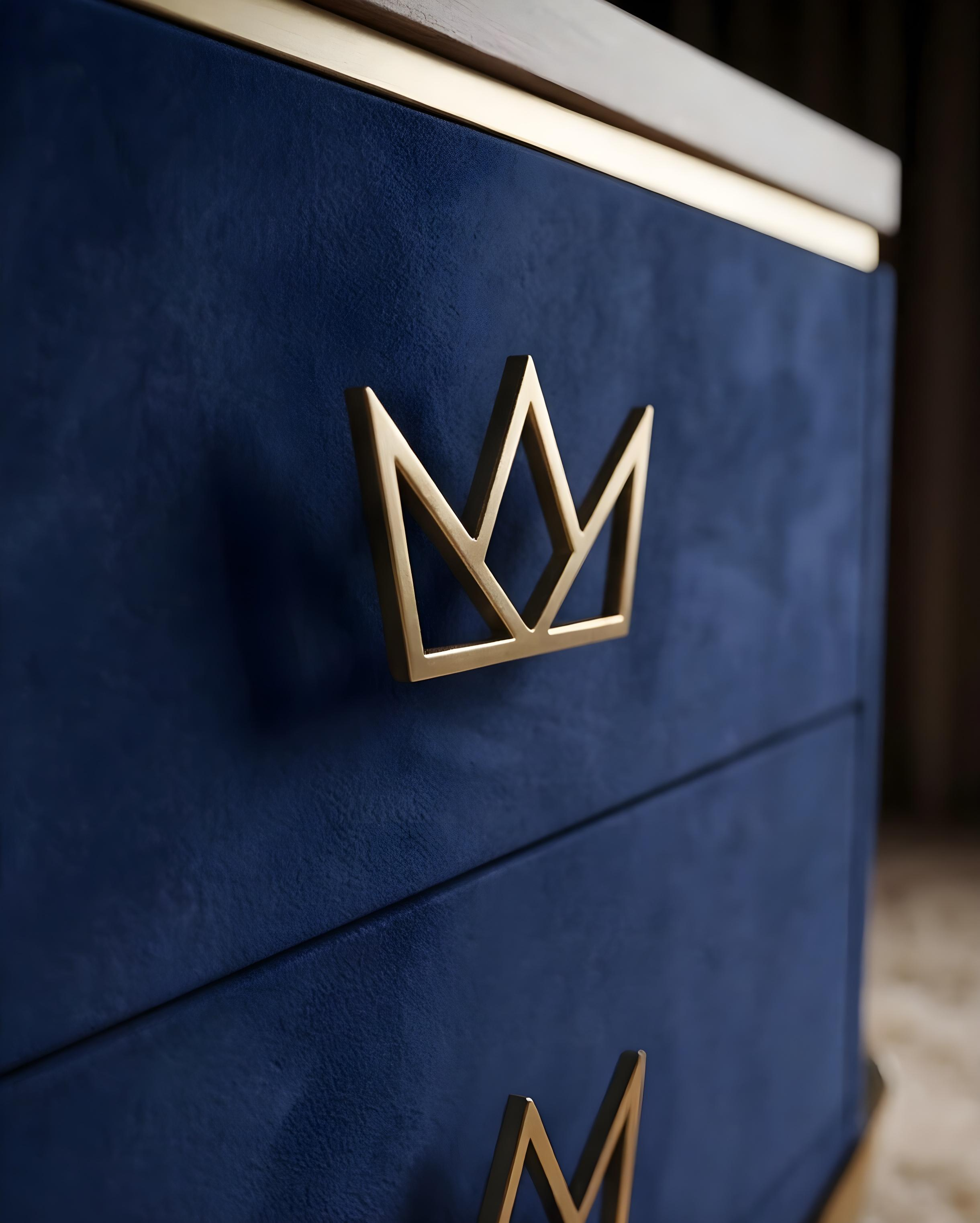 Sovereign Crown | Crest Nightstand