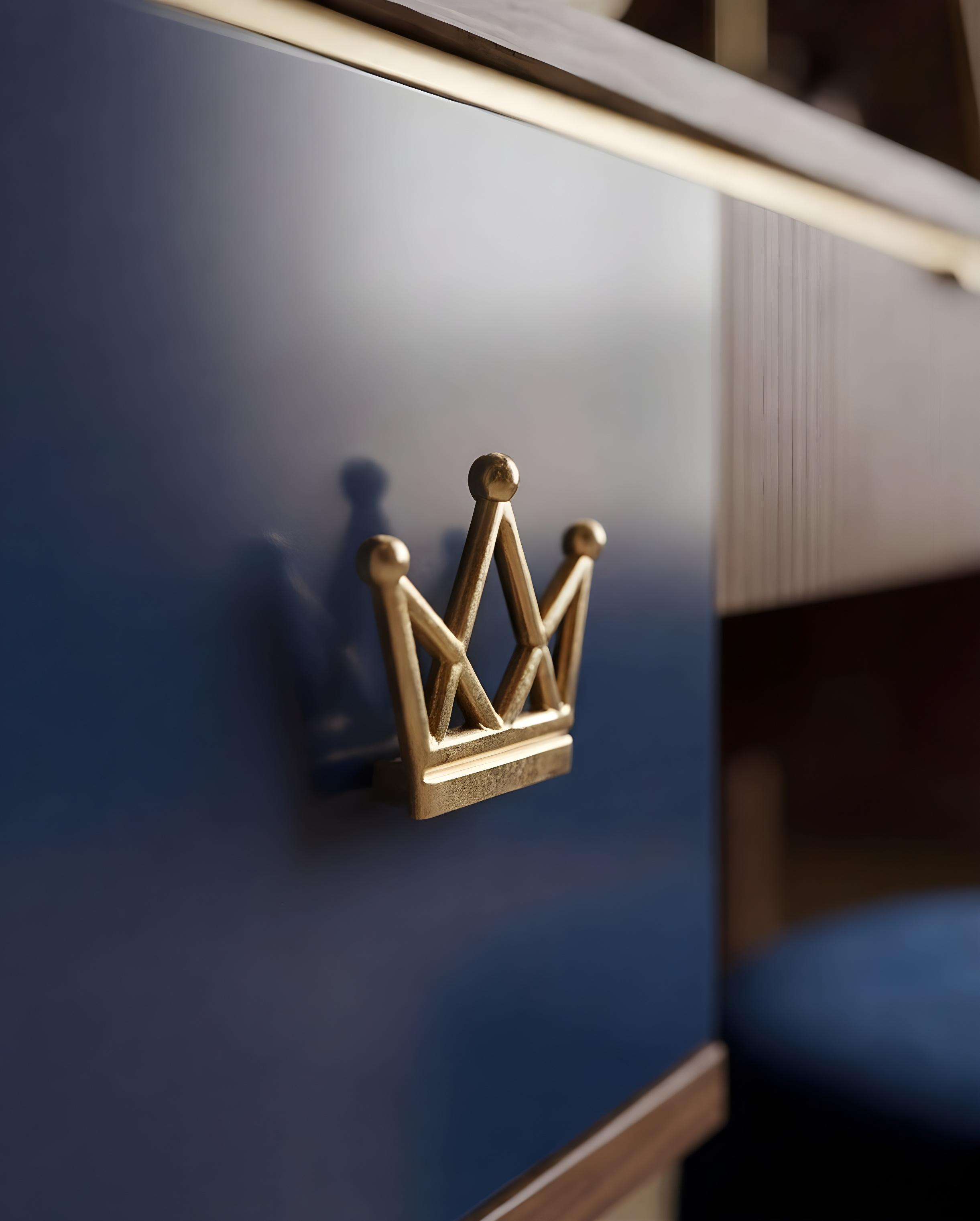 Sovereign Crown | Solaris Vanity