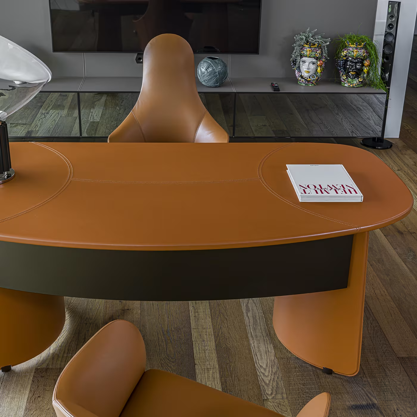 Butterfly desk