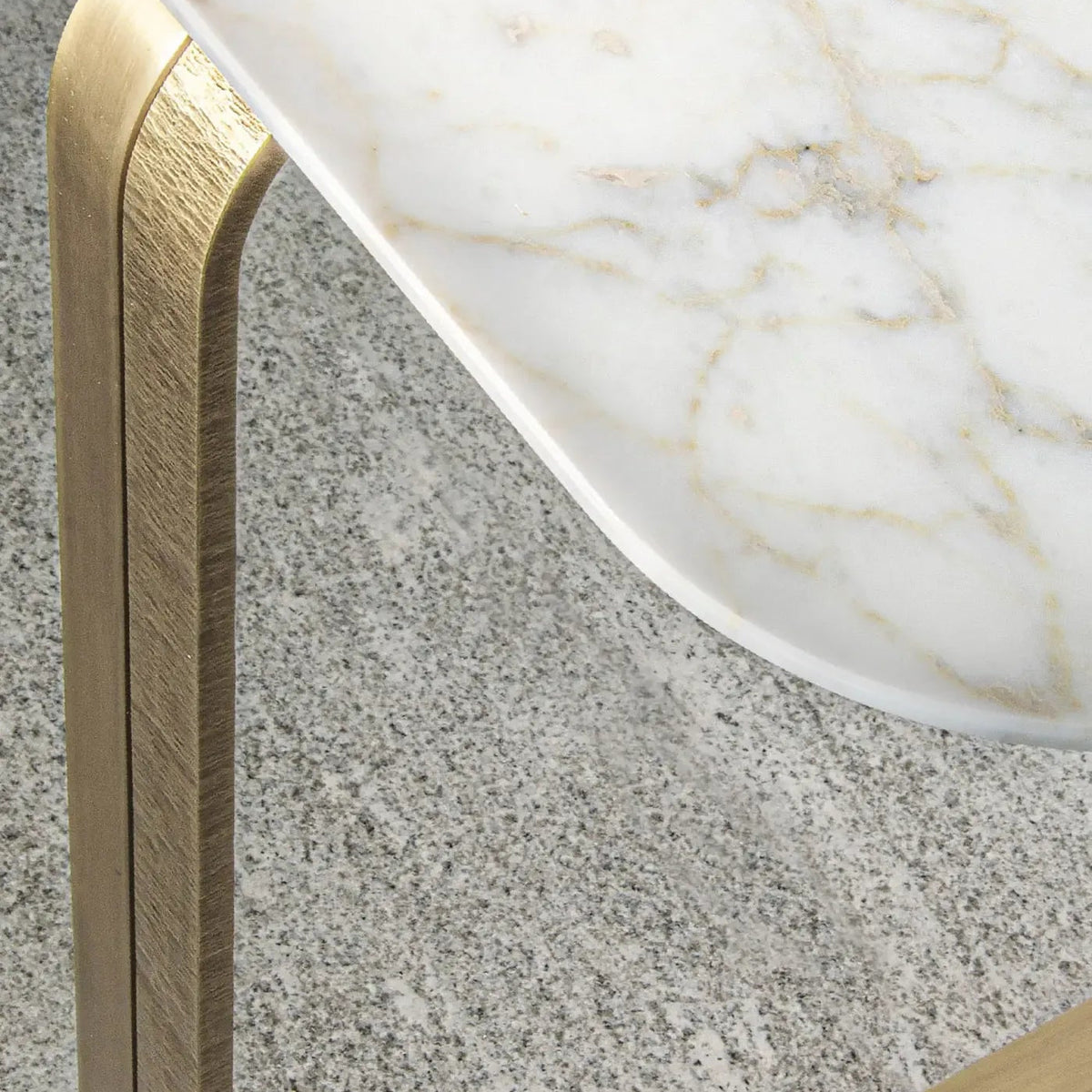 Nova Aura Console