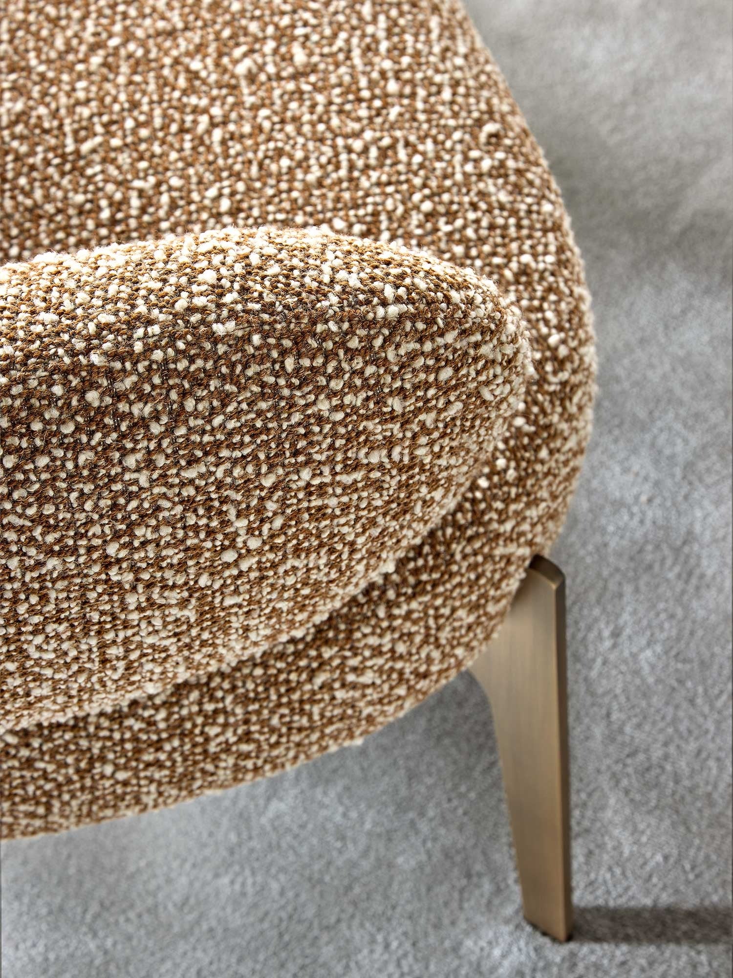 Signora Lounge Chair