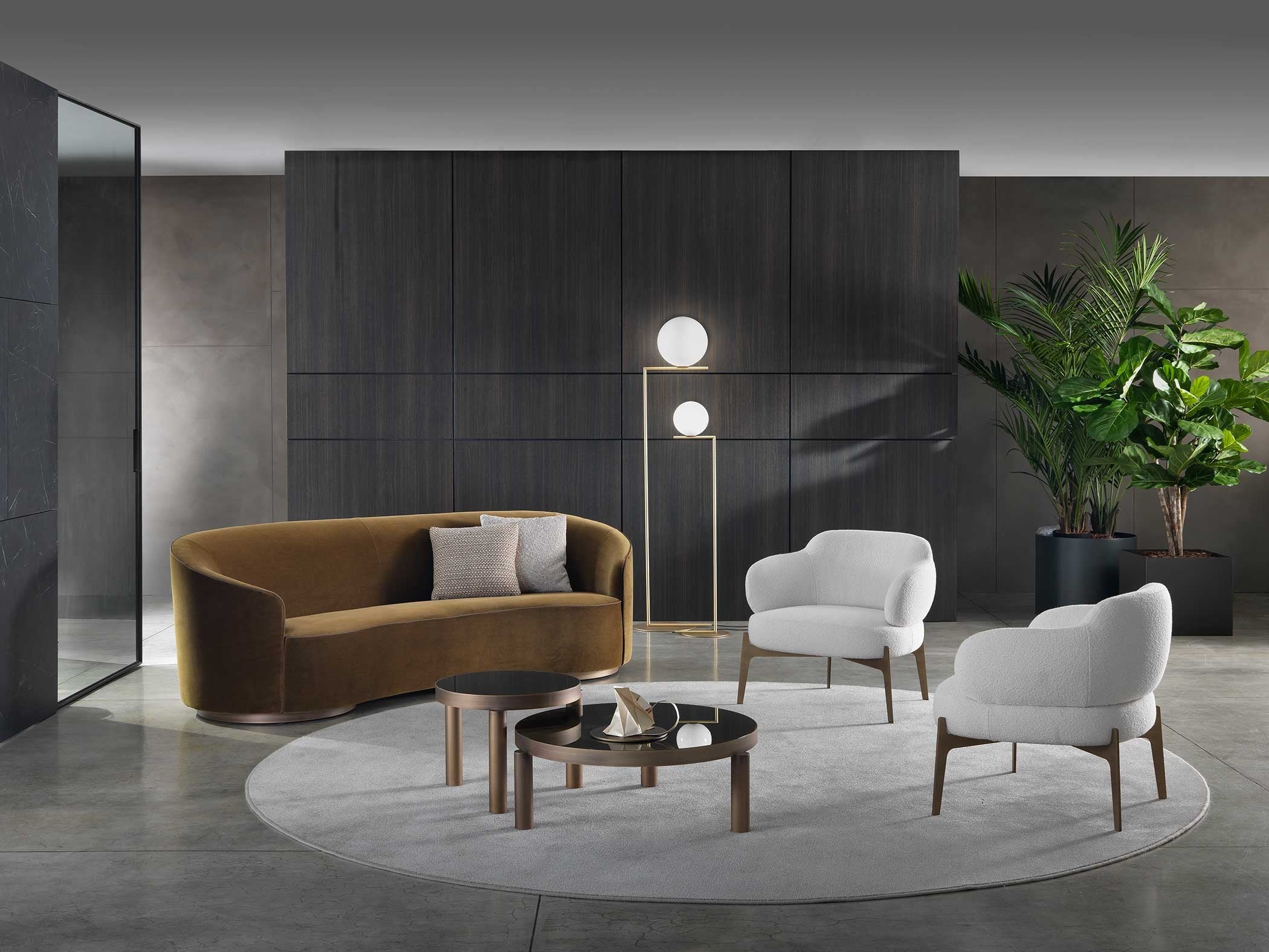 Signora Lounge Chair