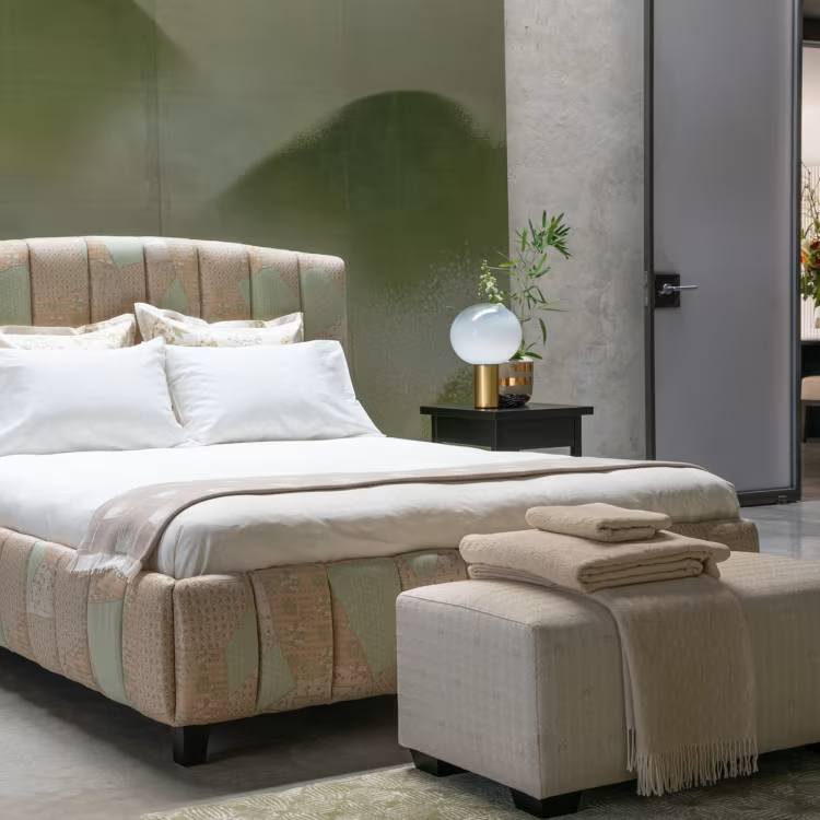 Marie antoniette bed