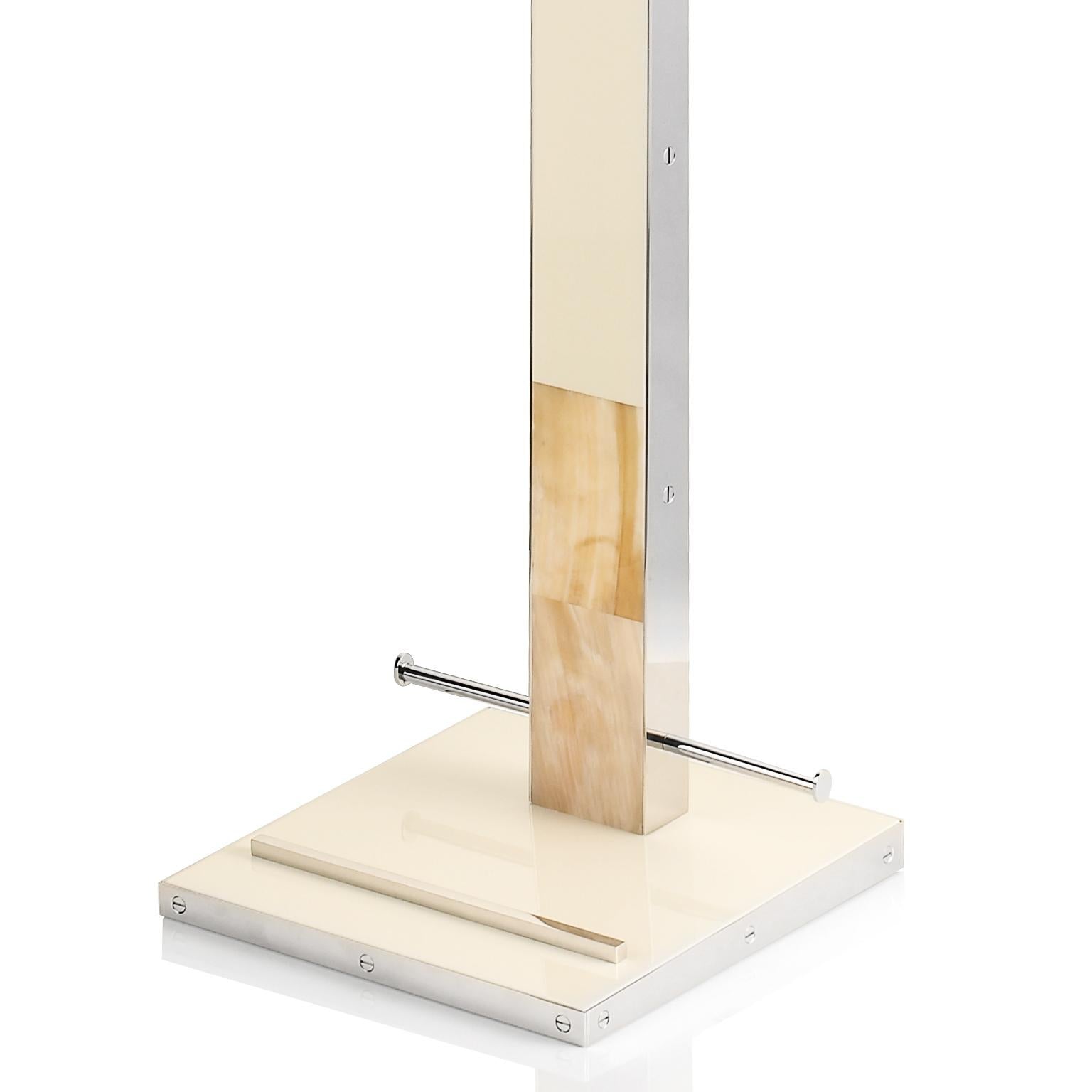 Levanzo valet stand