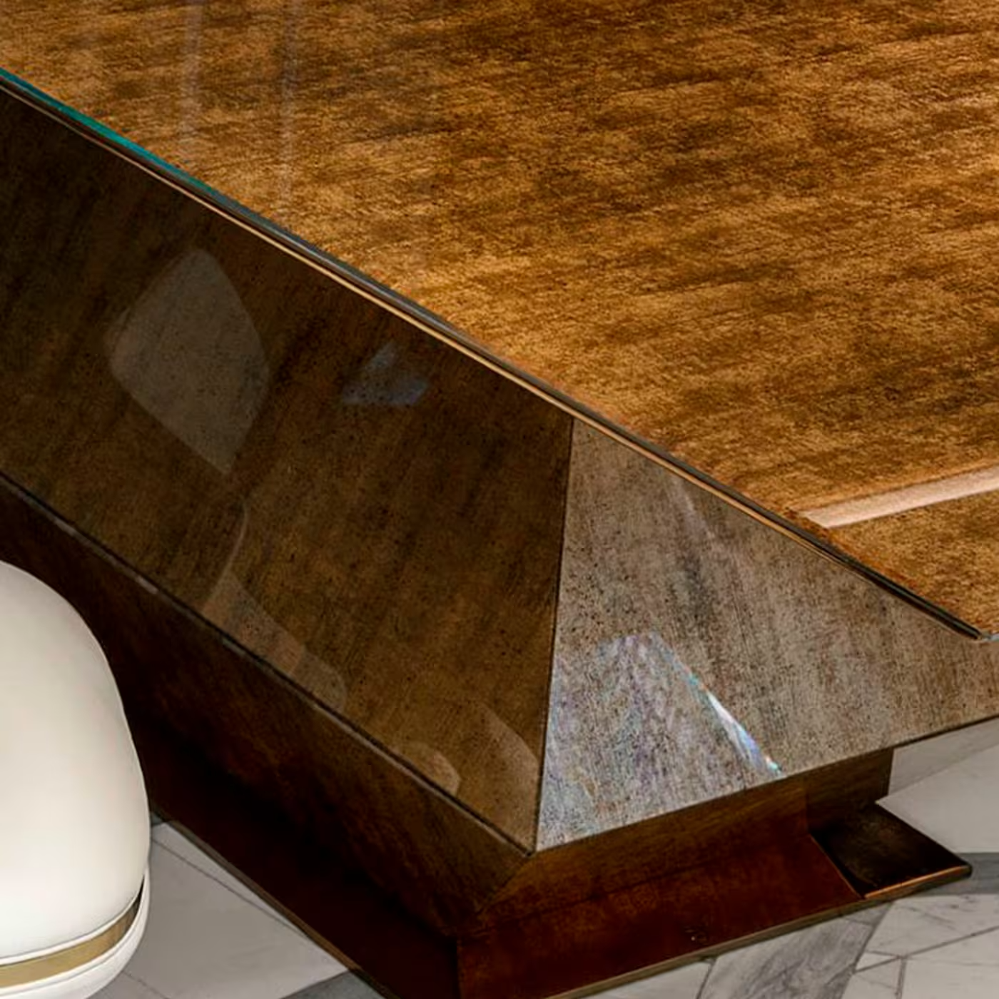 Diamante table