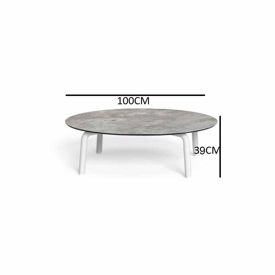 طاولة قهوة بتصميم خارجي 