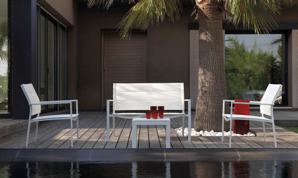 طاولة قهوة خارجية 