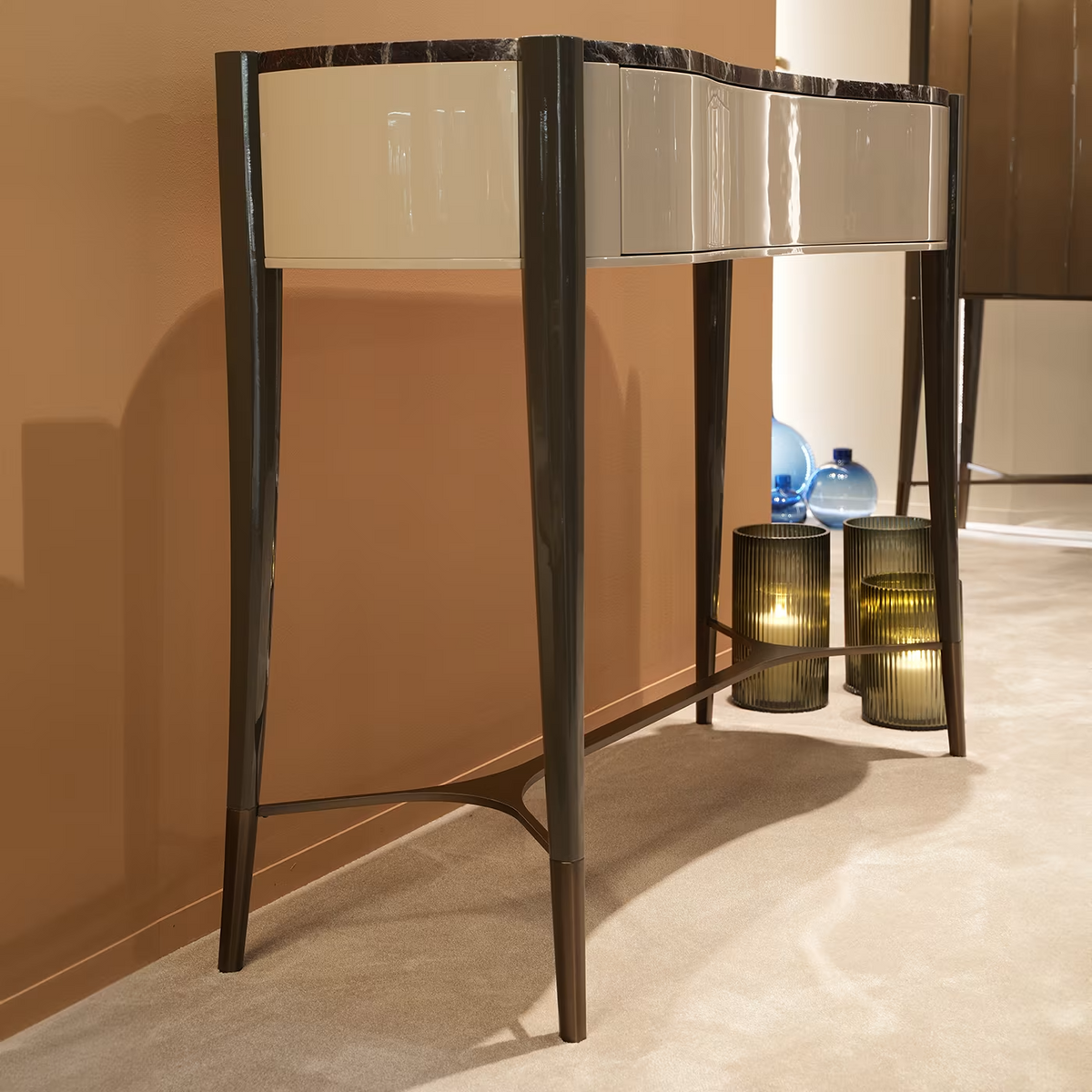 Caleido lacquered console